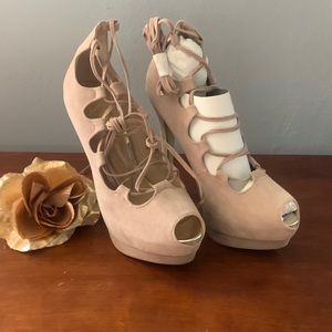 COLLIN STUART lace up platform 5 1/2 heels. Faux swede. Gold lined peep toe.